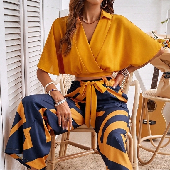 Solid Color Cropped Top With Collar And Geometric Pattern Pants Set - Picture 2 of 5